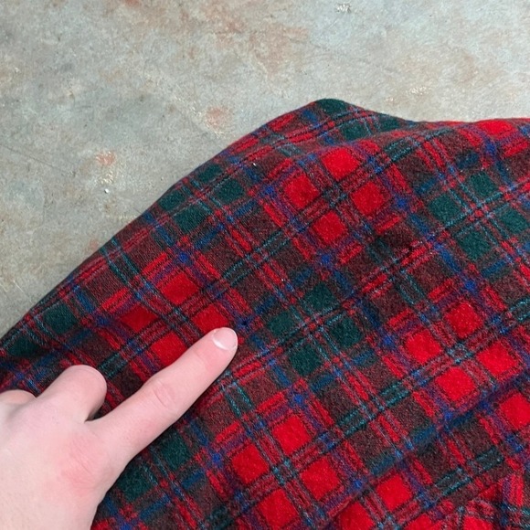 VTG Pendleton Wool Plaid Button Up Board Shirt Flap Pocket Loop Womens L HOLES! - Picture 9 of 12